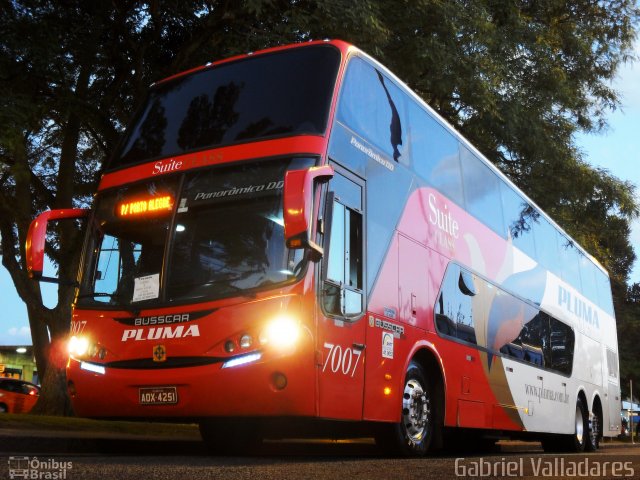 Pluma Conforto e Turismo 7007 na cidade de Curitiba, Paraná, Brasil, por Gabriel Valladares. Número da foto: #1506084.