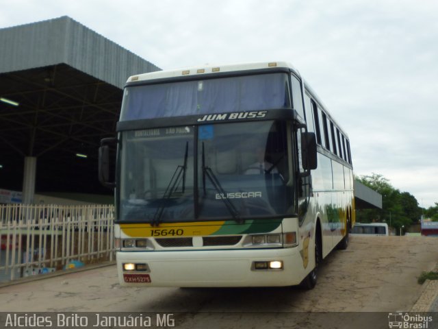 Empresa Gontijo de Transportes 15640 na cidade de Januária, Minas Gerais, Brasil, por Alcides Brito. ID da foto: 1535252.