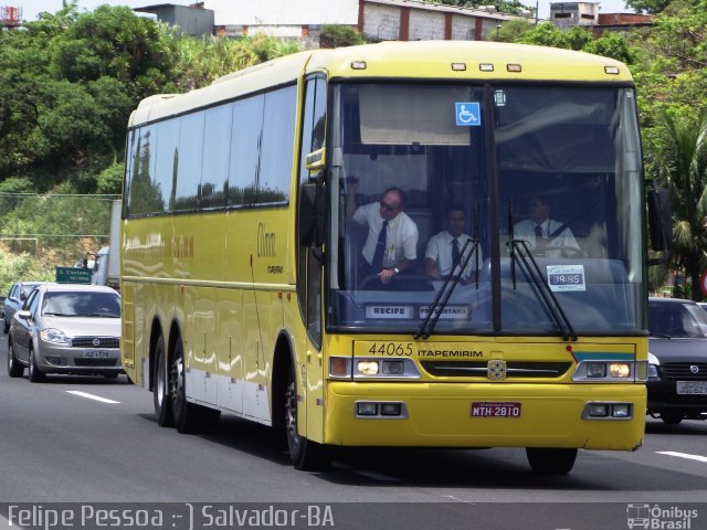 Viação Itapemirim 44065 na cidade de Salvador, Bahia, Brasil, por Felipe Pessoa de Albuquerque. ID da foto: 1509176.