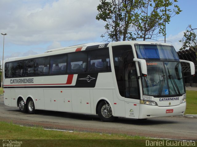 Auto Viação Catarinense 2551 na cidade de Florianópolis, Santa Catarina, Brasil, por Daniel Guardiola. ID da foto: 1552402.