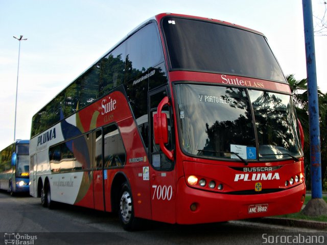 Pluma Conforto e Turismo 7000 na cidade de Curitiba, Paraná, Brasil, por Elias  Junior. Número da foto: #1551500.