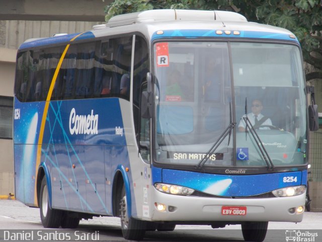 Viação Cometa 8254 na cidade de Santos, São Paulo, Brasil, por Daniel Santos Sardi. Número da foto: #1553642.