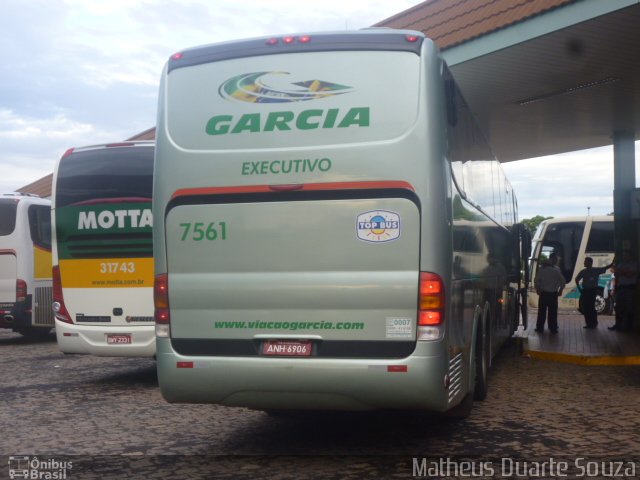 Viação Garcia 7561 na cidade de Santa Cruz do Rio Pardo, São Paulo, Brasil, por Matheus Duarte Souza. ID da foto: 1557277.