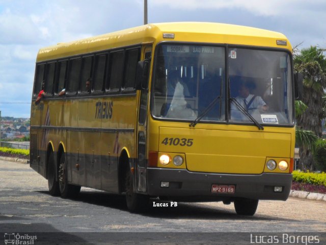 Viação Itapemirim 41035 na cidade de Uberlândia, Minas Gerais, Brasil, por Lucas Borges . ID da foto: 1560631.