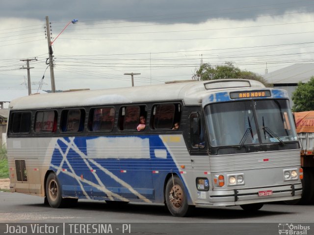 Ônibus Particulares 7236 na cidade de Teresina, Piauí, Brasil, por João Victor. Número da foto: #1565445.