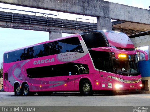 Viação Garcia 7137 na cidade de Curitiba, Paraná, Brasil, por Franciel Souza. Número da foto: #1569177.