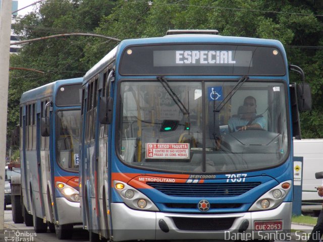 Viação Piracicabana 7057 na cidade de Santos, São Paulo, Brasil, por Daniel Santos Sardi. Número da foto: #1571610.
