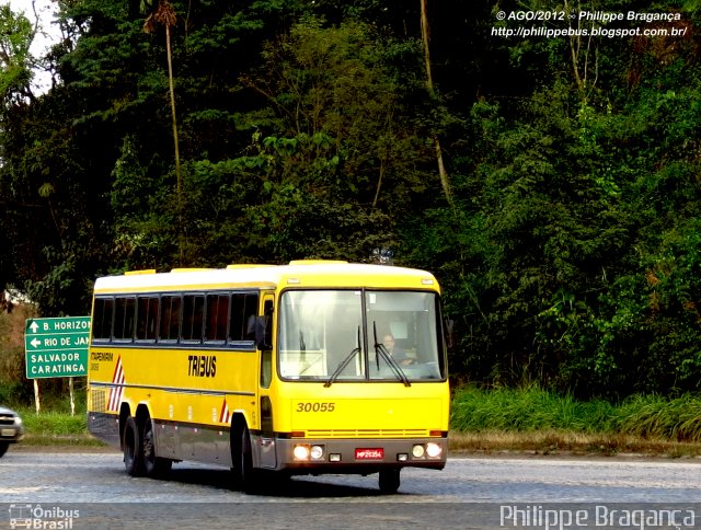 Viação Itapemirim 30055 na cidade de Manhuaçu, Minas Gerais, Brasil, por Philippe Almeida. ID da foto: 1511961.