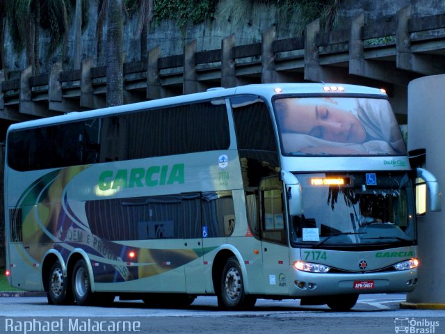 Viação Garcia 7174 na cidade de Santos, São Paulo, Brasil, por Raphael Malacarne. ID da foto: 1511970.