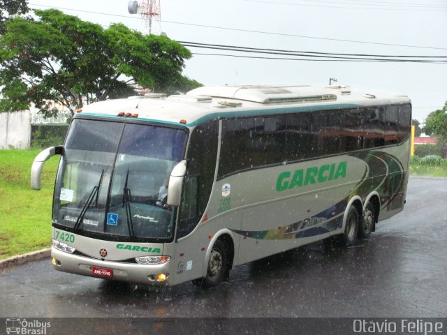 Viação Garcia 7420 na cidade de Foz do Iguaçu, Paraná, Brasil, por Otavio Felipe Balbinot. Número da foto: #1572614.