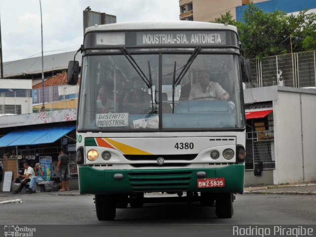 Empresa Circular de Marília 4380 na cidade de Marília, São Paulo, Brasil, por Rodrigo Piragibe. Número da foto: #1574184.