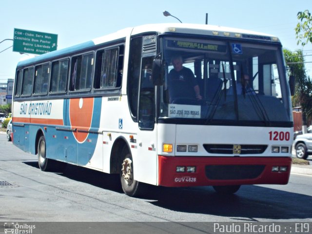 Viação São Cristóvão 1200 na cidade de Divinópolis, Minas Gerais, Brasil, por Paulo Ricardo. Número da foto: #1573602.