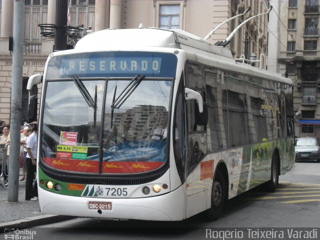 Metra - Sistema Metropolitano de Transporte 7205 na cidade de São Paulo, São Paulo, Brasil, por Rogério Teixeira Varadi. Número da foto: #1574554.
