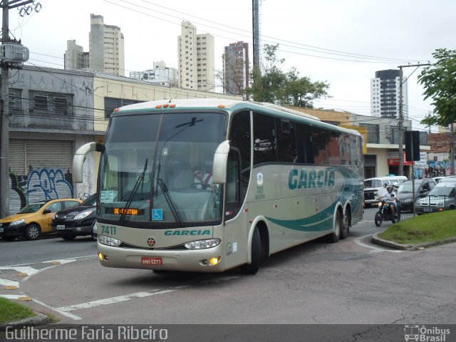Viação Garcia 7411 na cidade de Curitiba, Paraná, Brasil, por Guilherme Faria Ribeiro. Número da foto: #1515050.