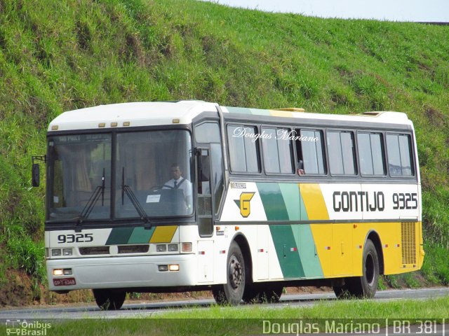 Empresa Gontijo de Transportes 9325 na cidade de Três Corações, Minas Gerais, Brasil, por Douglas Mariano. ID da foto: 1517482.