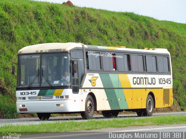 Empresa Gontijo de Transportes 10345 na cidade de Três Corações, Minas Gerais, Brasil, por Douglas Mariano. ID da foto: 1517495.