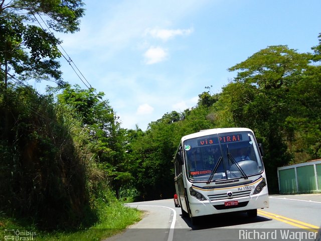 Viação Barra do Piraí Turismo RJ 113.012 na cidade de Piraí, Rio de Janeiro, Brasil, por Richard Wagner. ID da foto: 1520375.