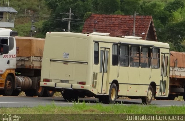 Ônibus Particulares  na cidade de Leopoldina, Minas Gerais, Brasil, por Johnattan Cerqueira. Número da foto: #1523751.