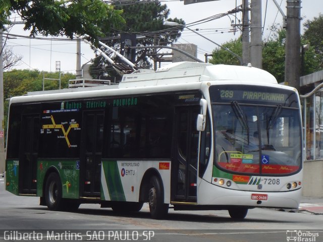 Metra - Sistema Metropolitano de Transporte 7208 na cidade de São Paulo, São Paulo, Brasil, por Gilberto Martins. ID da foto: 1523824.