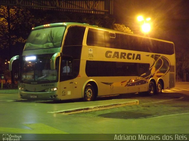 Viação Garcia 7176 na cidade de Bauru, São Paulo, Brasil, por Adriano Moraes dos Reis. Número da foto: #2101875.