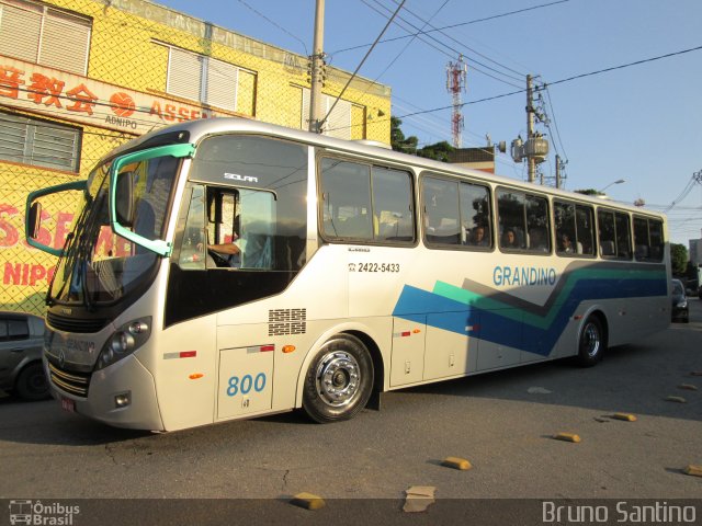 Grandino Transportes 800 na cidade de Taboão da Serra, São Paulo, Brasil, por Bruno Santino. Número da foto: #2102030.