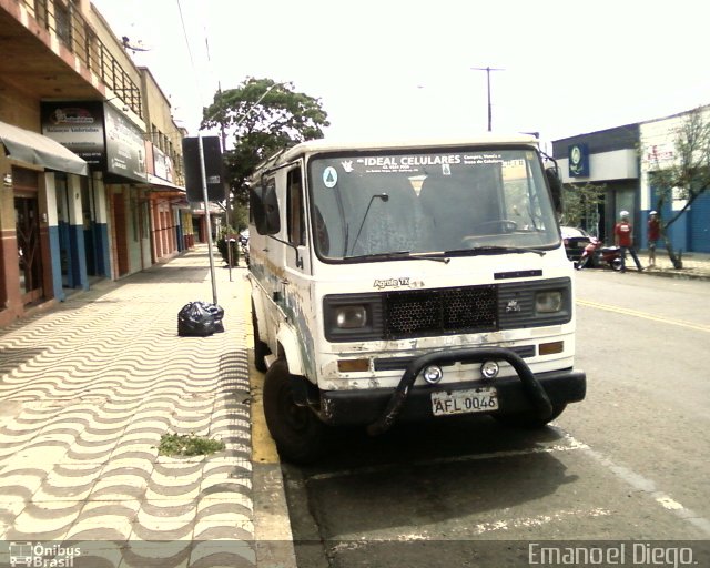 Ônibus Particulares 46 na cidade de Apucarana, Paraná, Brasil, por Emanoel Diego.. Número da foto: #2110242.