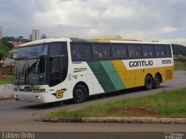 Empresa Gontijo de Transportes 15915 na cidade de Anápolis, Goiás, Brasil, por Edden Brito. Número da foto: #2111476.