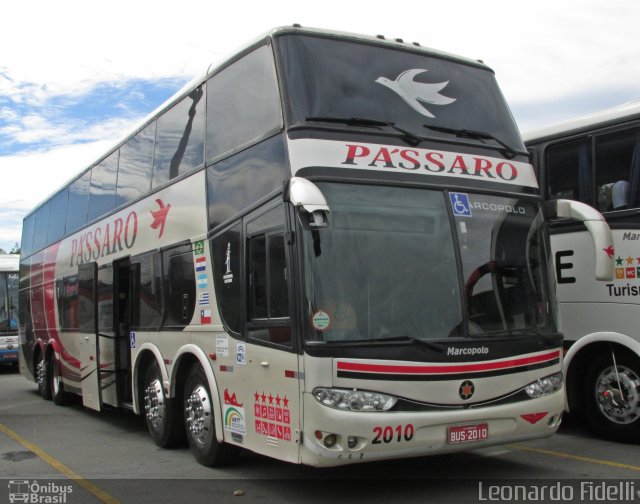 Pássaro Prata Transportadora Turística 2010 na cidade de Aparecida, São Paulo, Brasil, por Leonardo Fidelli. ID da foto: 2112577.