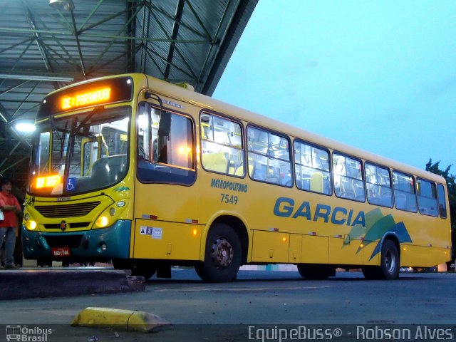 Viação Garcia 7549 na cidade de Paranavaí, Paraná, Brasil, por Robson Alves. ID da foto: 2113820.