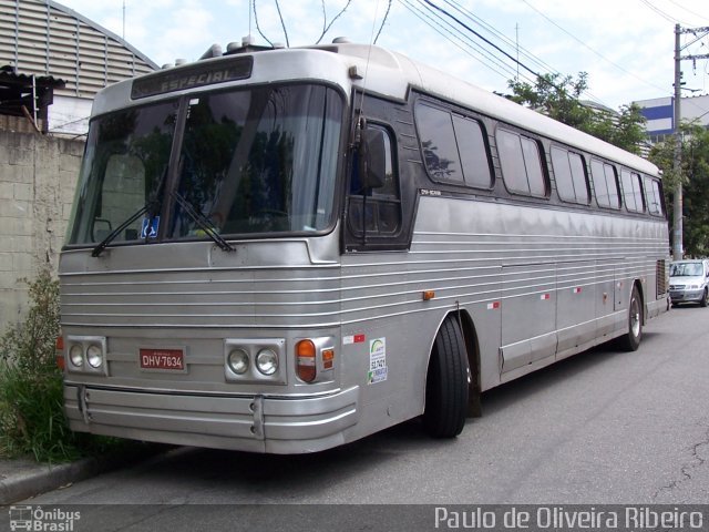 Ônibus Particulares 7034 na cidade de São Paulo, São Paulo, Brasil, por Paulo de Oliveira Ribeiro. ID da foto: 2117048.