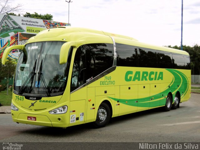 Viação Garcia 7949 na cidade de Curitiba, Paraná, Brasil, por Nilton Félix da Silva. Número da foto: #2115814.