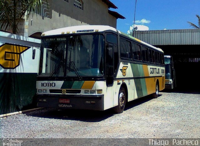 Empresa Gontijo de Transportes 10110 na cidade de Januária, Minas Gerais, Brasil, por Thiago  Pacheco. Número da foto: #2086656.