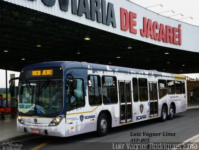 Viação Jacareí 5809 na cidade de Jacareí, São Paulo, Brasil, por Luiz Vagner Rodrigues Lima. Número da foto: #2085840.