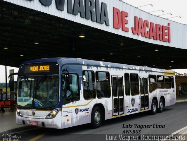 Viação Jacareí 5809 na cidade de Jacareí, São Paulo, Brasil, por Luiz Vagner Rodrigues Lima. ID da foto: 2085840.