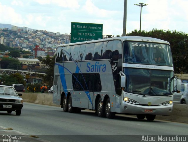 Safira Turismo 2011 na cidade de Belo Horizonte, Minas Gerais, Brasil, por Adão Raimundo Marcelino. ID da foto: 2125154.