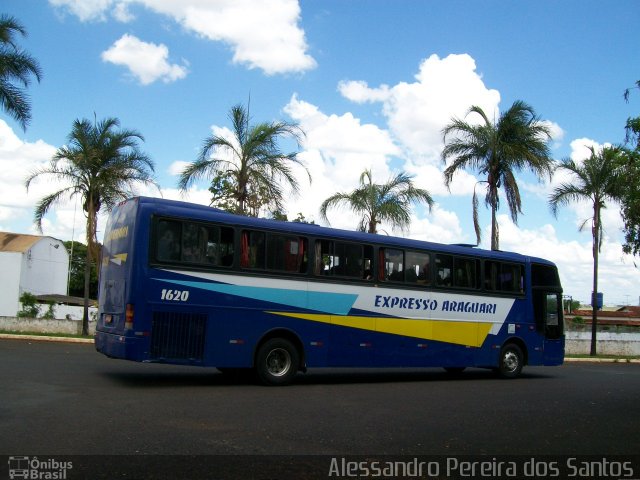 Expresso Araguari 1620 na cidade de Araguari, Minas Gerais, Brasil, por Alessandro Pereira dos Santos. ID da foto: 2123285.