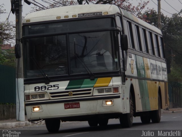 Empresa Gontijo de Transportes 8825 na cidade de Belo Horizonte, Minas Gerais, Brasil, por Júlio  Mandelli. Número da foto: #2129555.
