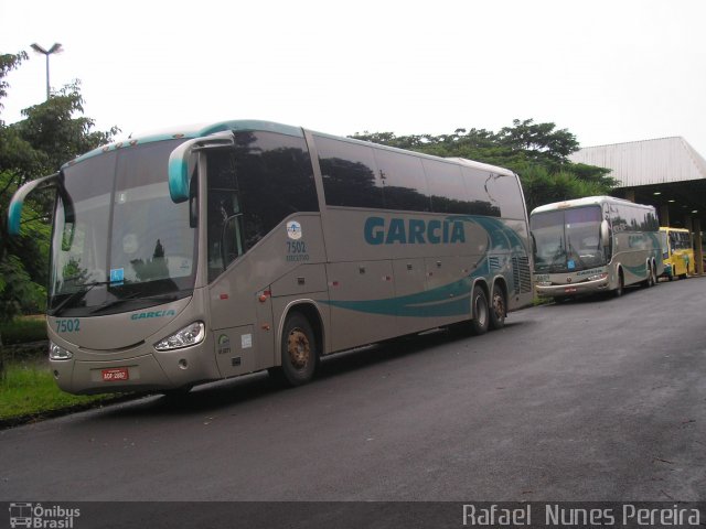 Viação Garcia 7502 na cidade de Arapongas, Paraná, Brasil, por Rafael Nunes Pereira. Número da foto: #2129051.
