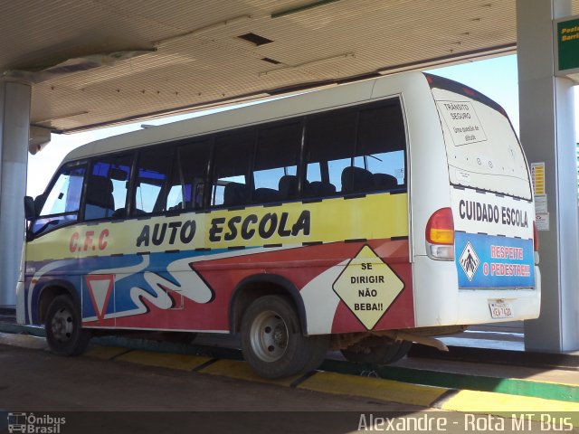 Ônibus Particulares 7420 na cidade de Primavera do Leste, Mato Grosso, Brasil, por Alexandre Rodrigo. Número da foto: #2131843.