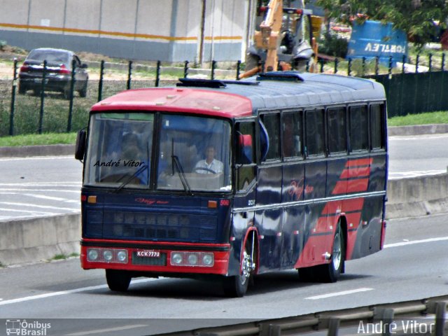 Viaj Tur 5060 na cidade de Queimados, Rio de Janeiro, Brasil, por André Vitor  Silva dos Santos. Número da foto: #2134763.