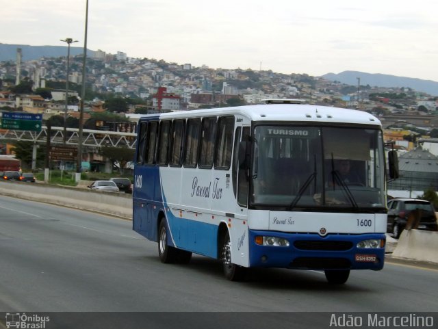 Pascoal Tur 1600 na cidade de Belo Horizonte, Minas Gerais, Brasil, por Adão Raimundo Marcelino. ID da foto: 2137692.