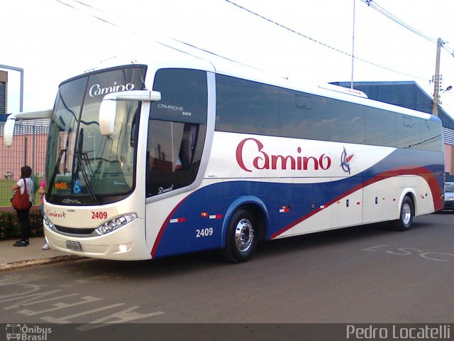 Camino Transportes 2409 na cidade de São José do Rio Pardo, São Paulo, Brasil, por Pedro Locatelli. ID da foto: 2143250.