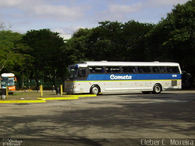 Viação Cometa 1218 na cidade de São Paulo, São Paulo, Brasil, por Cleber C.  Moreira. Número da foto: #2094365.
