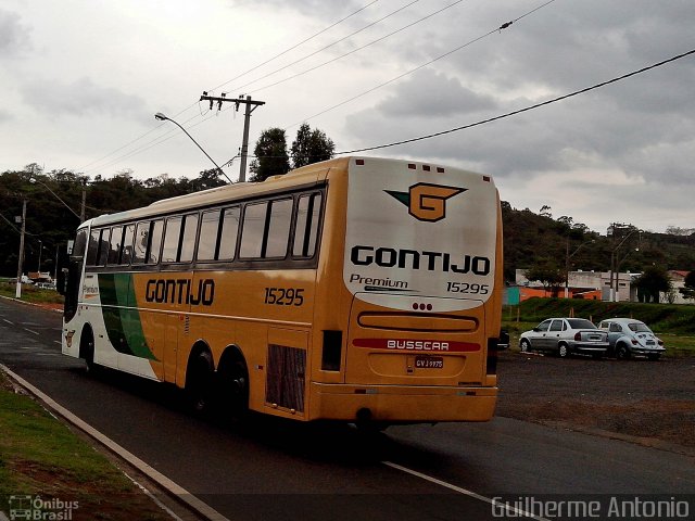 Empresa Gontijo de Transportes 15295 na cidade de Araxá, Minas Gerais, Brasil, por Guilherme Antonio. Número da foto: #2096656.