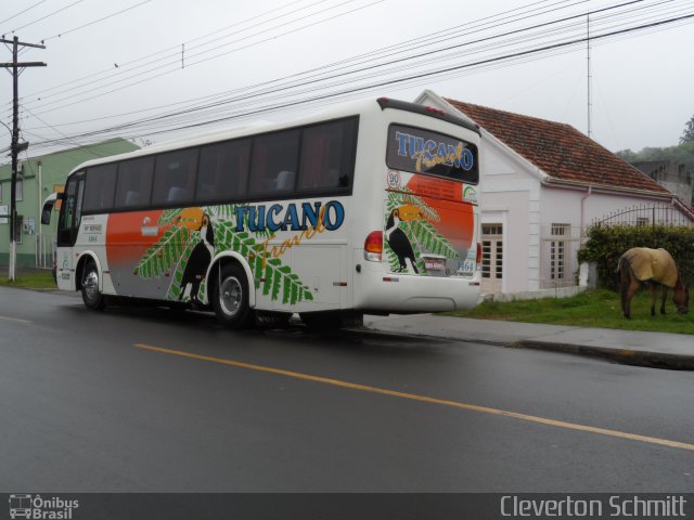 Tucano Travel 1464 na cidade de Santa Maria, Rio Grande do Sul, Brasil, por Cleverton Schmitt. Número da foto: #2097724.