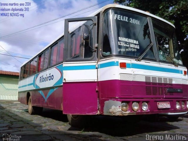 Ônibus Particulares 7516 na cidade de Minas Novas, Minas Gerais, Brasil, por Breno Martins. Número da foto: #2100543.