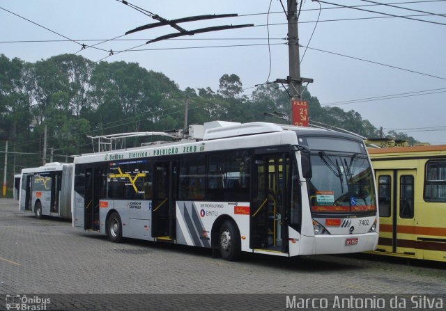 Metra - Sistema Metropolitano de Transporte 7402 na cidade de São Bernardo do Campo, São Paulo, Brasil, por Marco Antonio da Silva. Número da foto: #2100083.