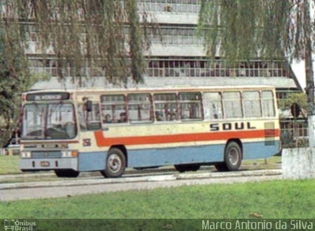 SOUL - Sociedade de Ônibus União Ltda. 256 na cidade de Alvorada, Rio Grande do Sul, Brasil, por Marco Antonio da Silva. Número da foto: #2165163.