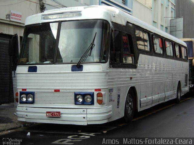 Ônibus Particulares S/N na cidade de Fortaleza, Ceará, Brasil, por Amós  Mattos. Número da foto: #2164773.