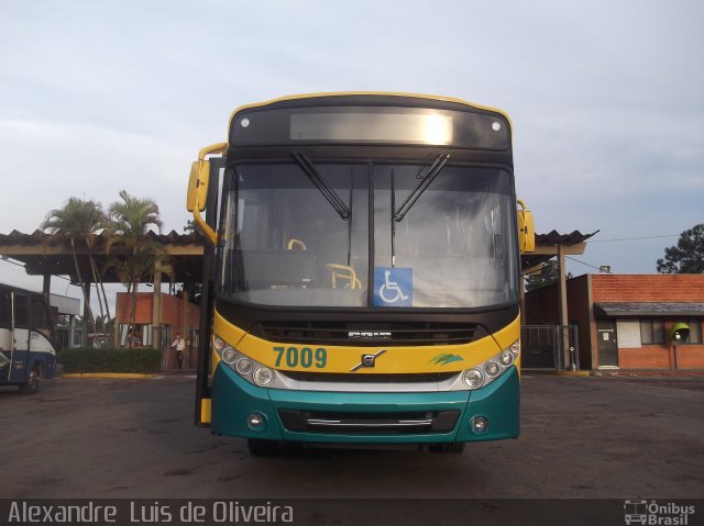 Viação Garcia 7009 na cidade de Botucatu, São Paulo, Brasil, por Alexandre  Luis de Oliveira. Número da foto: #2170464.
